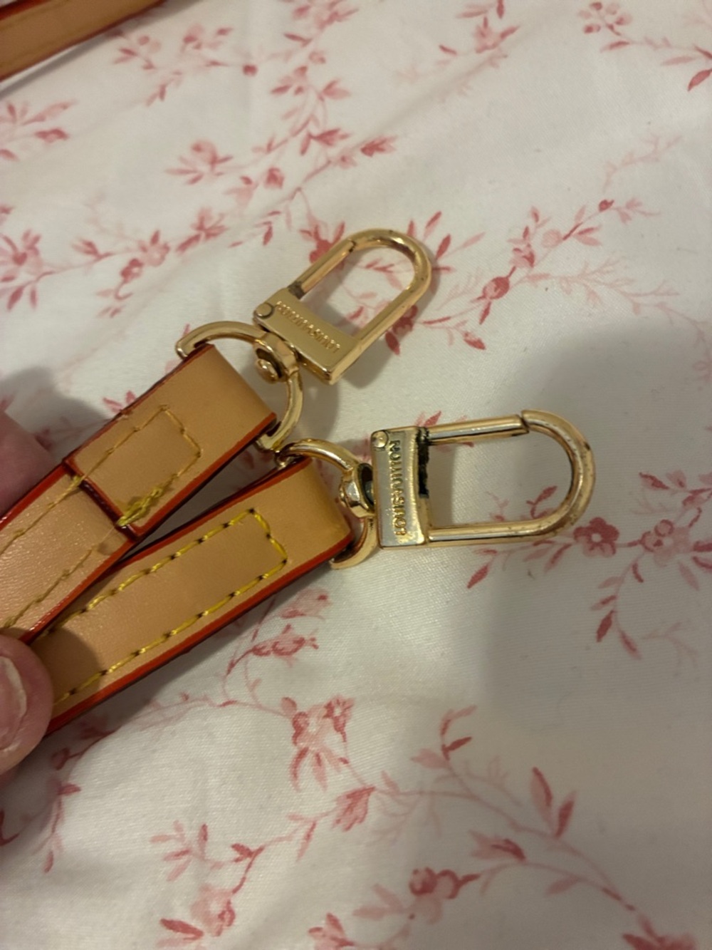 Louis Vuitton Tan Leather Crossbody Strap with Gold-Tone Hardware - Picture 5 of 5